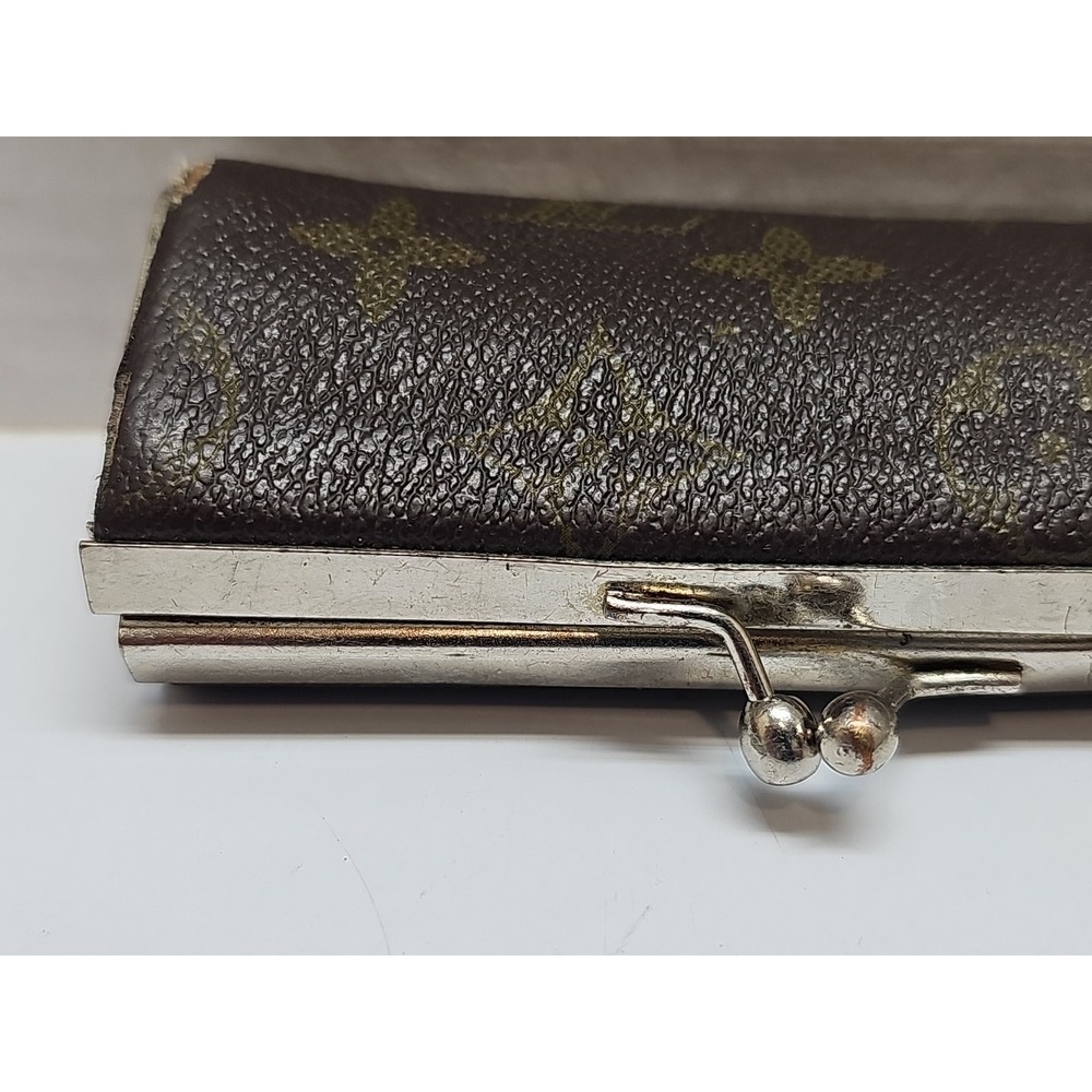 1970s LOUIS VUITTON Classic Monogram Canvas Mini Kiss Lock Coin/Lipstick Purse - Picture 3 of 8